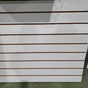 Panel de lama blanco mate de 10,5  lineas 120x120cm
